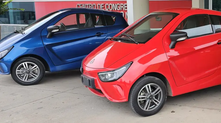 La marca argentina de autos eléctricos Volt bajó los precios de 3 modelos y amplía su planta de producción