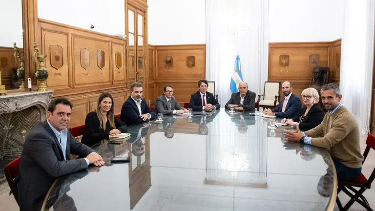 Francos se reunió con referentes del PRO para ratificar su apoyo a la nueva Ley Bases