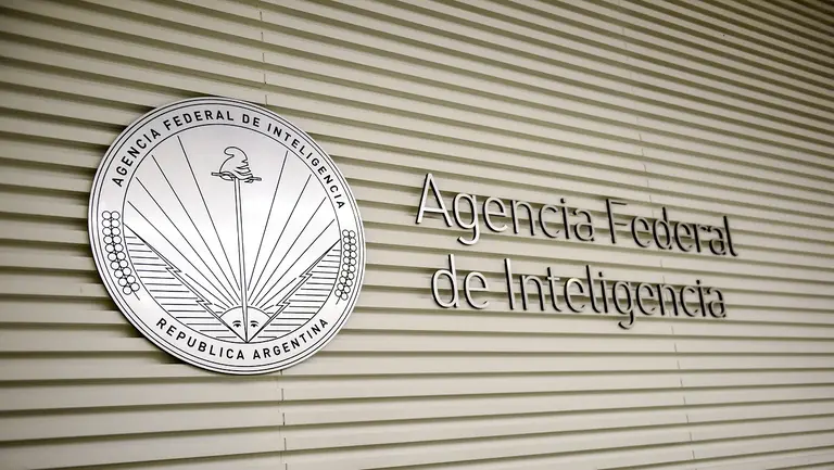 Milei selló un acuerdo con la CIA y el Mossad para hacer inteligencia sobre terrorismo, narco y la Triple Frontera