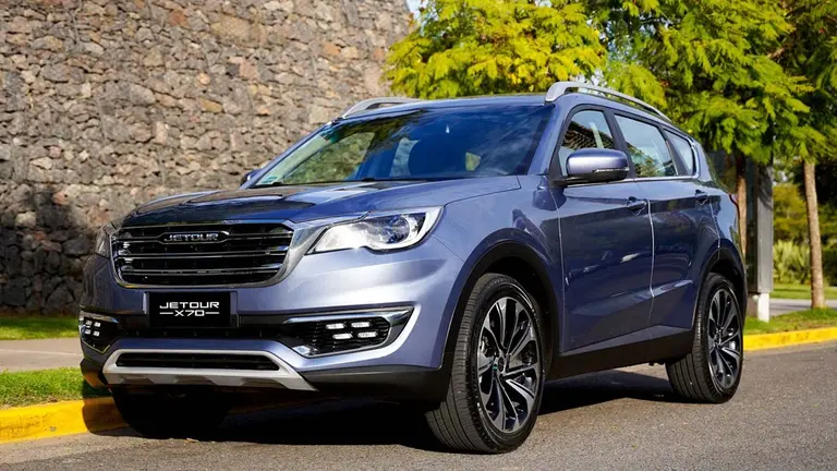 Marcas chinas congelan los precios de los autos para incentivar las ventas