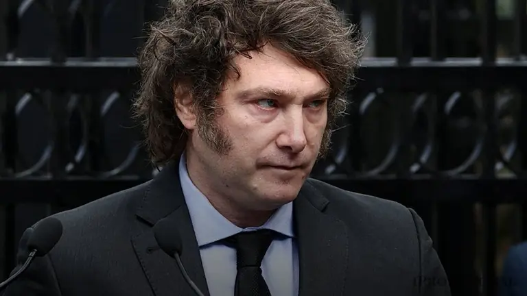 El Presidente hará una cadena nacional el lunes y citó a Maradona para apuntar a los críticos