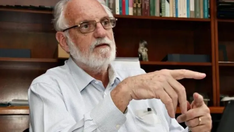 Juan Carlos de Pablo criticó la obsesión por el dólar: "Seguirlo minuto a minuto es una huevada fenomenal"