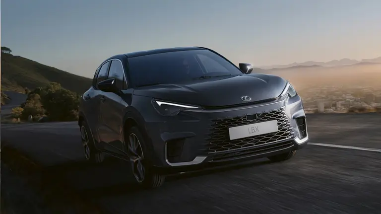 Por primera vez, Lexus vende en Argentina el auto SUV chico más accesible de la marca