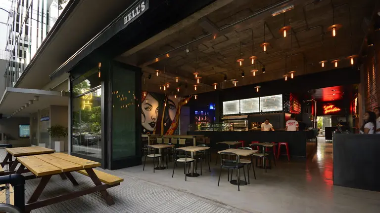 Hell's Pizza-franquicias