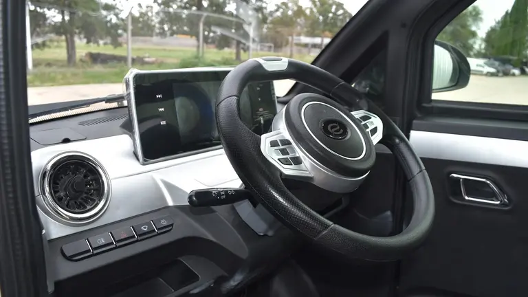 Es el auto eléctrico más barato del país y suma nueva versión: precio y características