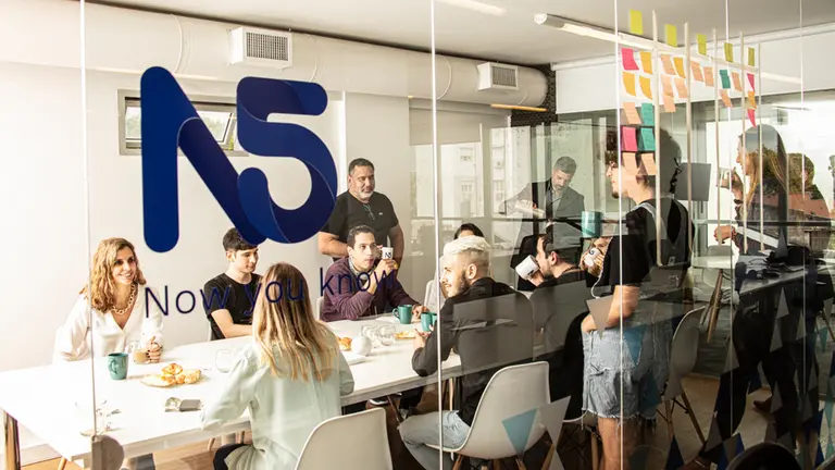 Esta empresa busca empleados en la Argentina y ofrece sueldos desde 2.000 dólares