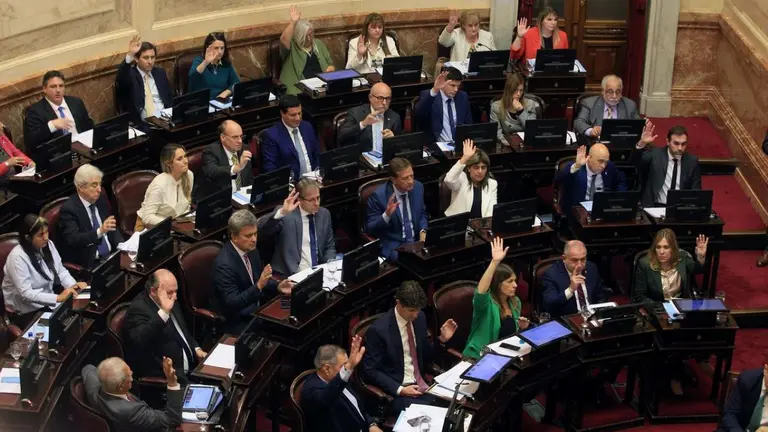 Por paritarias de empleados legislativos, los senadores recibirán otro aumento de sueldo: cuánto cobrarán