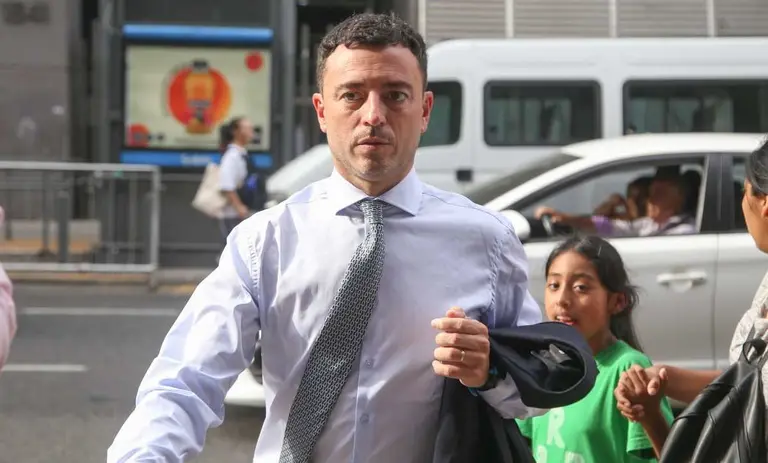 Escracharon a Rodrigo De Loredo en la marcha universitaria de Córdoba: "Delincuente"