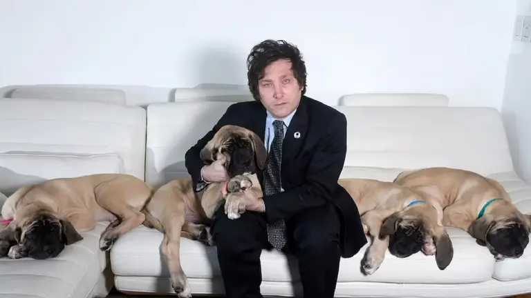 La médium que comunicó a Milei con su perro muerto dio detalles de la relación