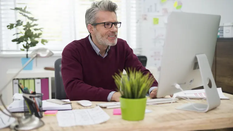 ¿Cuáles son los dos beneficios más valorados por los empleados, incluso más que el sueldo?