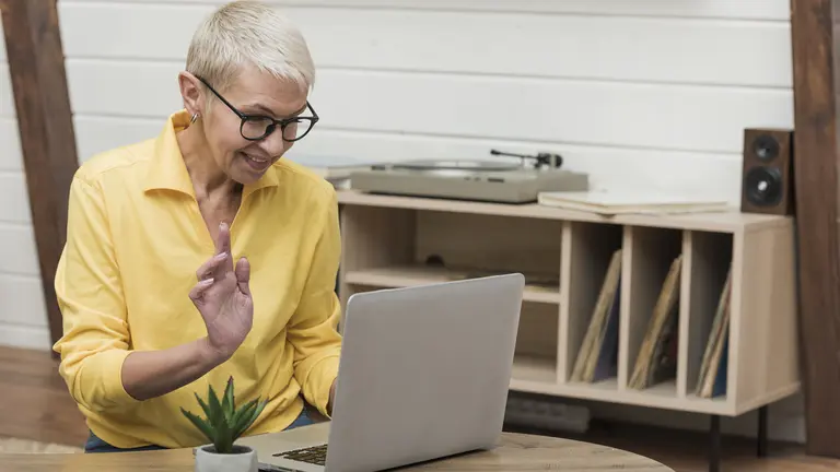 Seis de cada 10 argentinos consideran que hay discriminación por edad en el trabajo: los motivos
