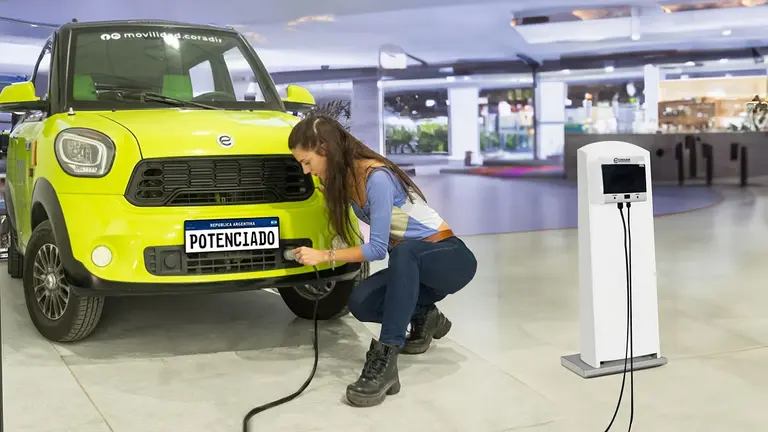 Tito, Tita y Chiqui, los vehículos eléctricos nacionales, se cargan más rápido: así funciona el plan