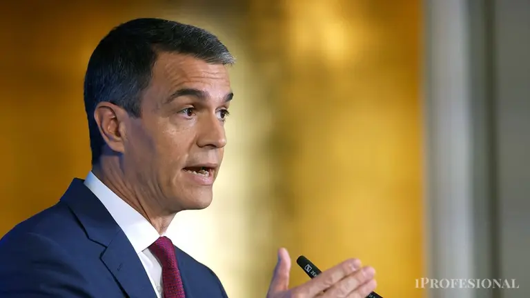 Fiestas sexuales y prostitución: los escandalosos chats que acorralan a Pedro Sánchez