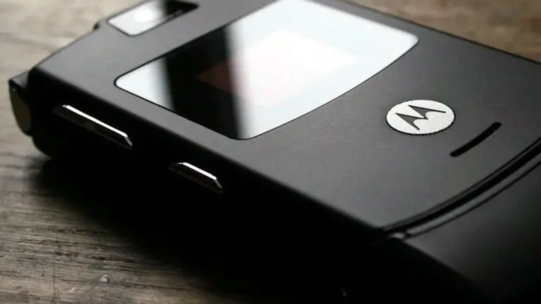 Cuánto sale hoy un Motorola V3, el celular que fue furor en los 2000