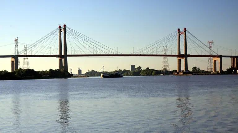Milei anunció el proyecto de un nuevo puente con país limítrofe: sorprendió la elección