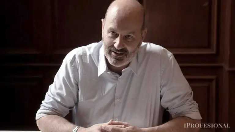 Sturzenegger aseguró que aumentar las jubilaciones generaría 5 millones de niños pobres