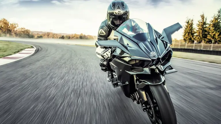 La moto más potente del mundo ya se vende en la Argentina: cuesta esta exorbitante cifra