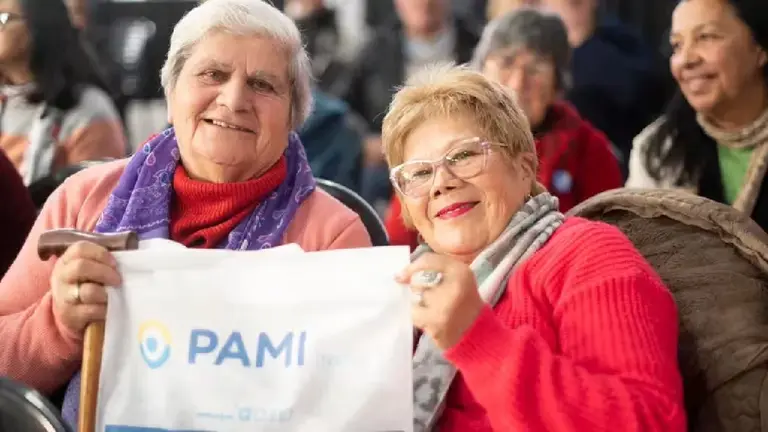 Jubilados PAMI: cuáles son las únicas credenciales válidas para obtener medicamentos gratis