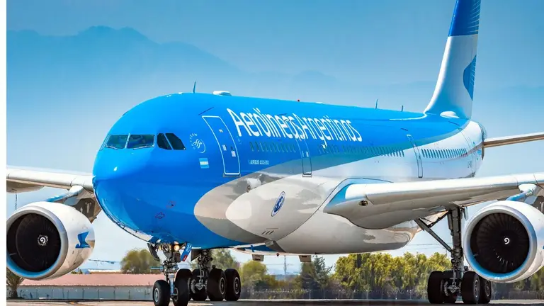Cómo Aerolíneas Argentinas pasó de perder millones a lograr un superávit histórico y pagar Ganancias