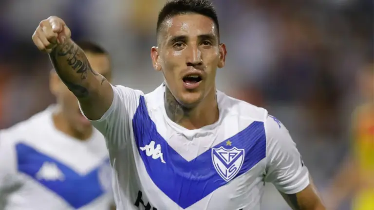 Preocupación en Vélez por Ricardo Centurión: "Cortó el teléfono y no podemos localizarlo"