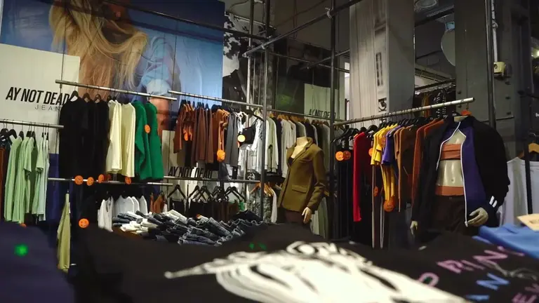 Dónde queda el outlet escondido que vende ropa de primeras marcas súper barata