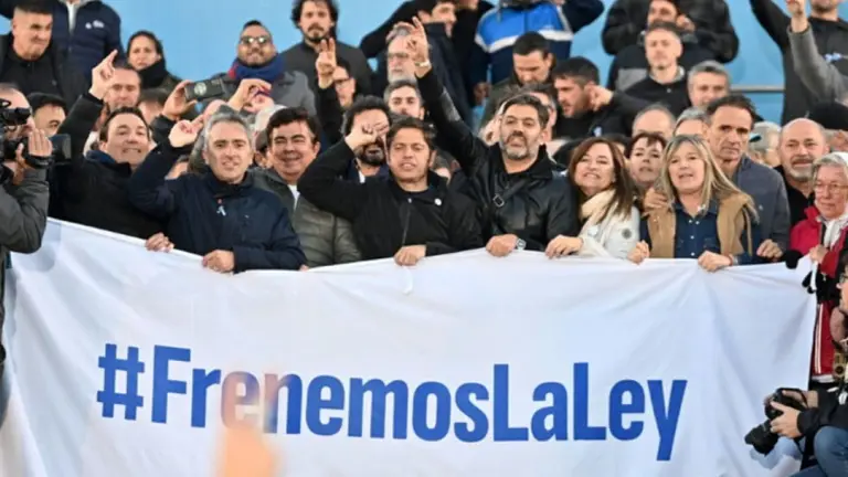 Contra la Ley Bases, el kirchnerismo encabeza una vigilia: "A Milei lo frenamos luchando"