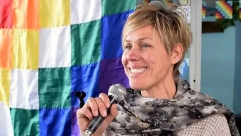 Tras chocar en estado de ebriedad, funcionaria municipal intentó sobornar a policías: mirá el video