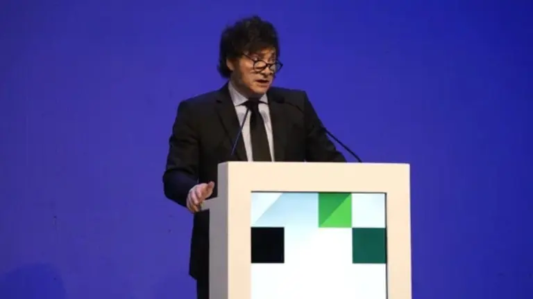 Milei ratificó que pondrá fin al cepo al dólar cuando solucione este problema clave