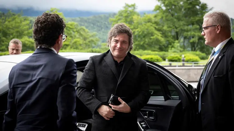 Tras su paso por el G7, Milei llegó a Suiza para participar de una cumbre en apoyo a Ucrania