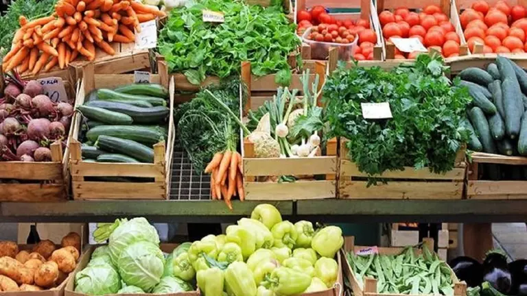 Advierten sobre la "peligrosa" conducta que adoptaron los argentinos en verdulerías