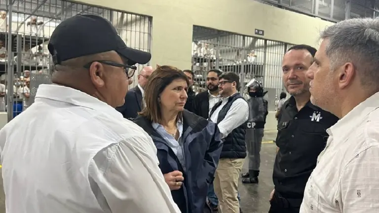 Patricia Bullrich confirmó que Argentina tendrá cárceles "a lo Nayib Bukele"