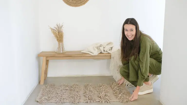 Era azafata y hoy lidera una exitosa empresa de tejidos hechos por mujeres originarias