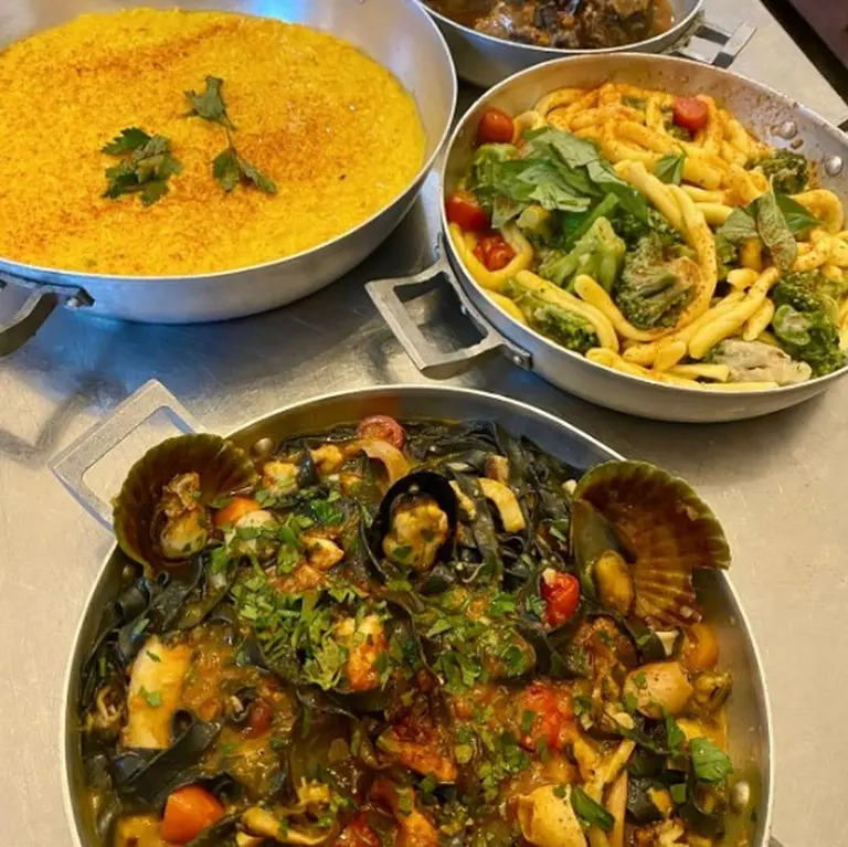 Cuál es el restaurante en el que cocina el exchef de Diego Maradona y al que podés ir