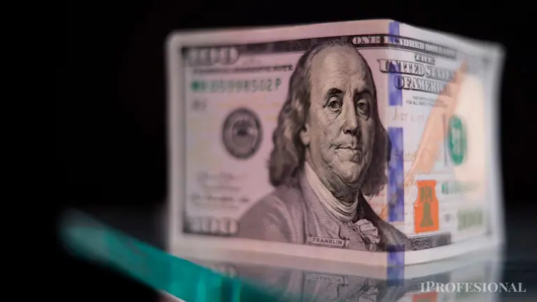 Crece el debate en el mercado: ¿el dólar blue encontró un techo en su nuevo récord?