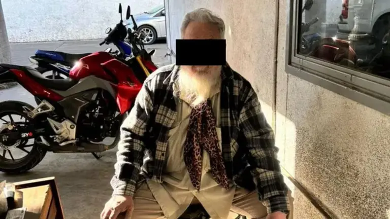 Quién es el hombre que fue detenido con un arma cargada en el acto de Milei