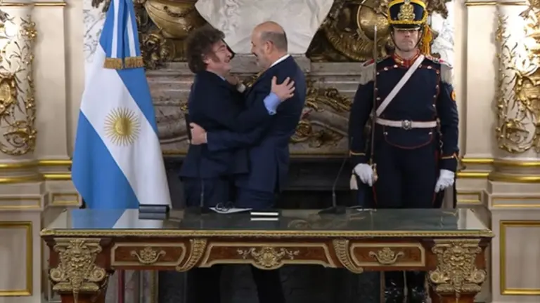 Federico Sturzenegger negó una mala relación con Caputo y explicó qué es la Ley Hojarasca