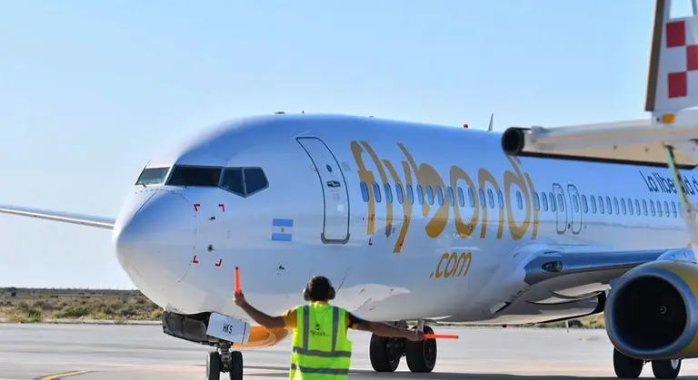El gobierno de Kicillof impone una multa millonaria a Flybondi por vuelos cancelados