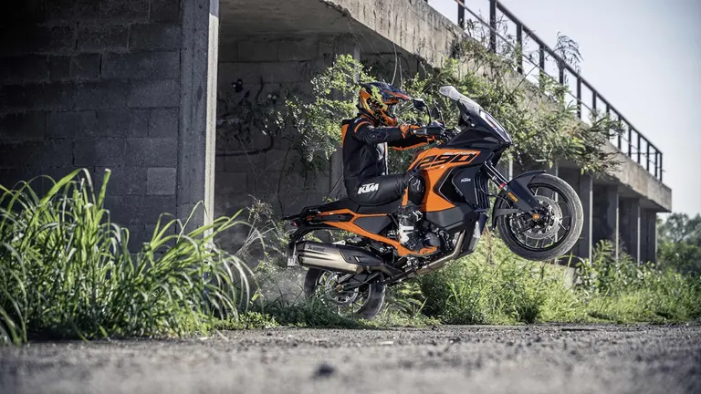 La marca austríaca KTM presentó la nueva moto 1290 Super Adventure: precio y características