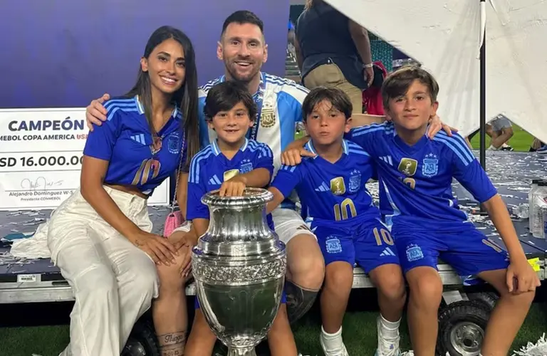 Argentina bicampeón de América:  Antonela Roccuzzo compartió las postales del festejo de la familia Messi