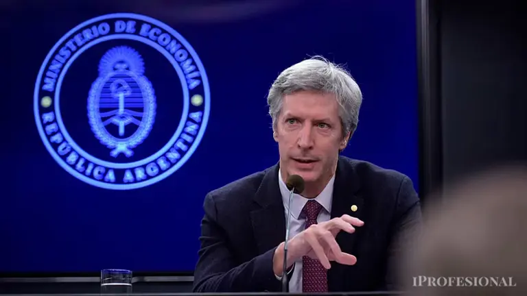 Bausili dio detalles del nuevo programa monetario y aseguró: "Compramos más dólares que ninguna otra administración"