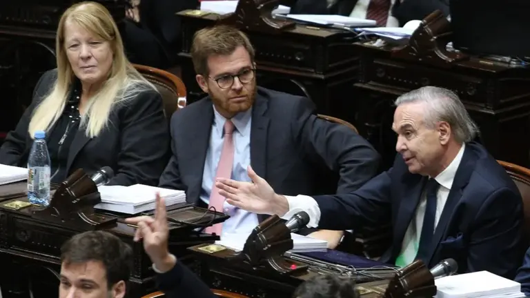 Nicolás Massot con Miguel Ángel Pichetto en el Congreso