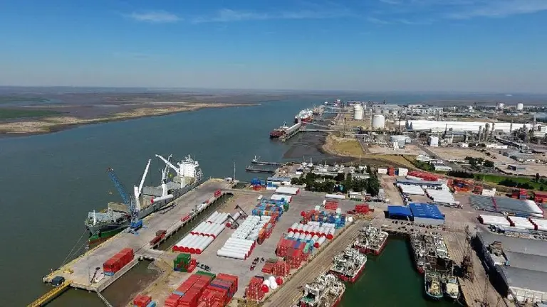 Por paro de aceiteros, hay más de 10.000 camiones varados en puertos de exportación