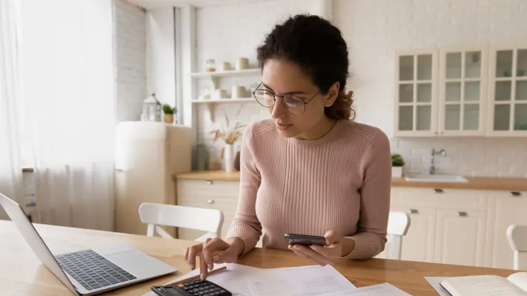 ¿Puede la inteligencia artificial ayudar a cerrar la brecha laboral de género?