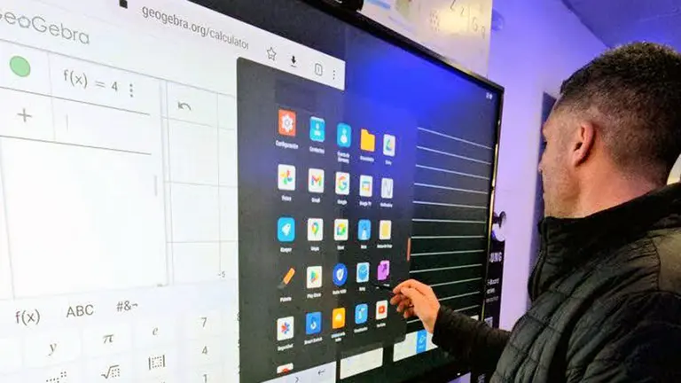 ¿Cómo es la pantalla interactiva que Samsung trae a la Argentina para revolucionar la educación?