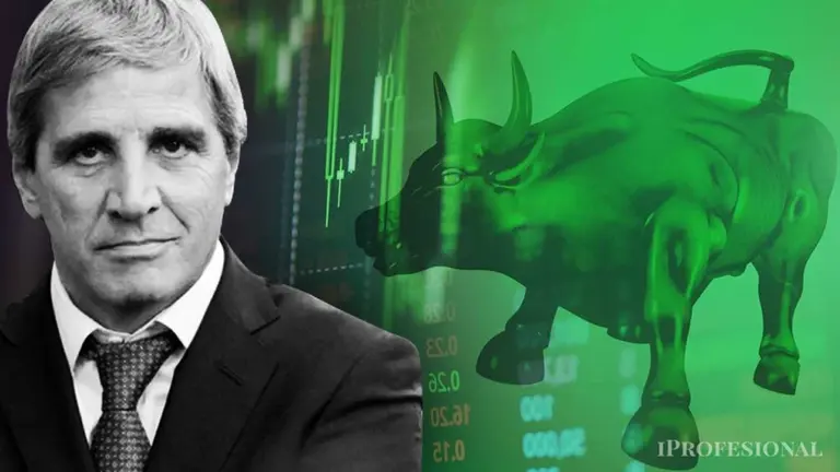 Luis Caputo contento por el superávit fiscal