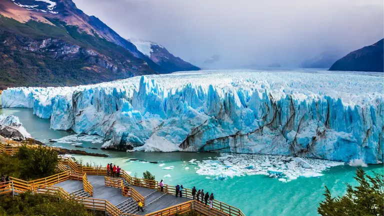 Cómo viajar a El Calafate en avión por apenas $10.000 por mes