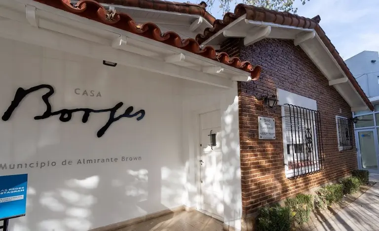 El precio de dormir en la casa natal de Jorge Luis Borges en Adrogué