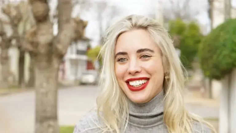 Quién es la abogada que acompañó a Alberto en la entrevista con El País y le duró solo 24 horas