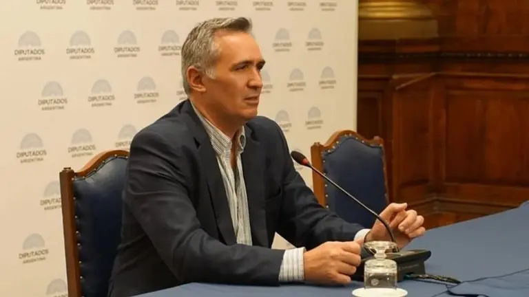 Renunció el secretario de Culto Francisco Sánchez, cuestionado por sus viajes al exterior: quién lo reemplazará