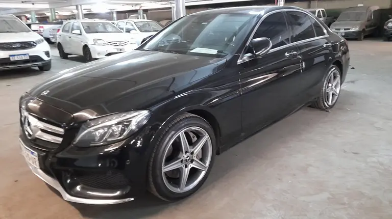 Subastan autos de alta gama seminuevos con precios desde 11.000 dólares